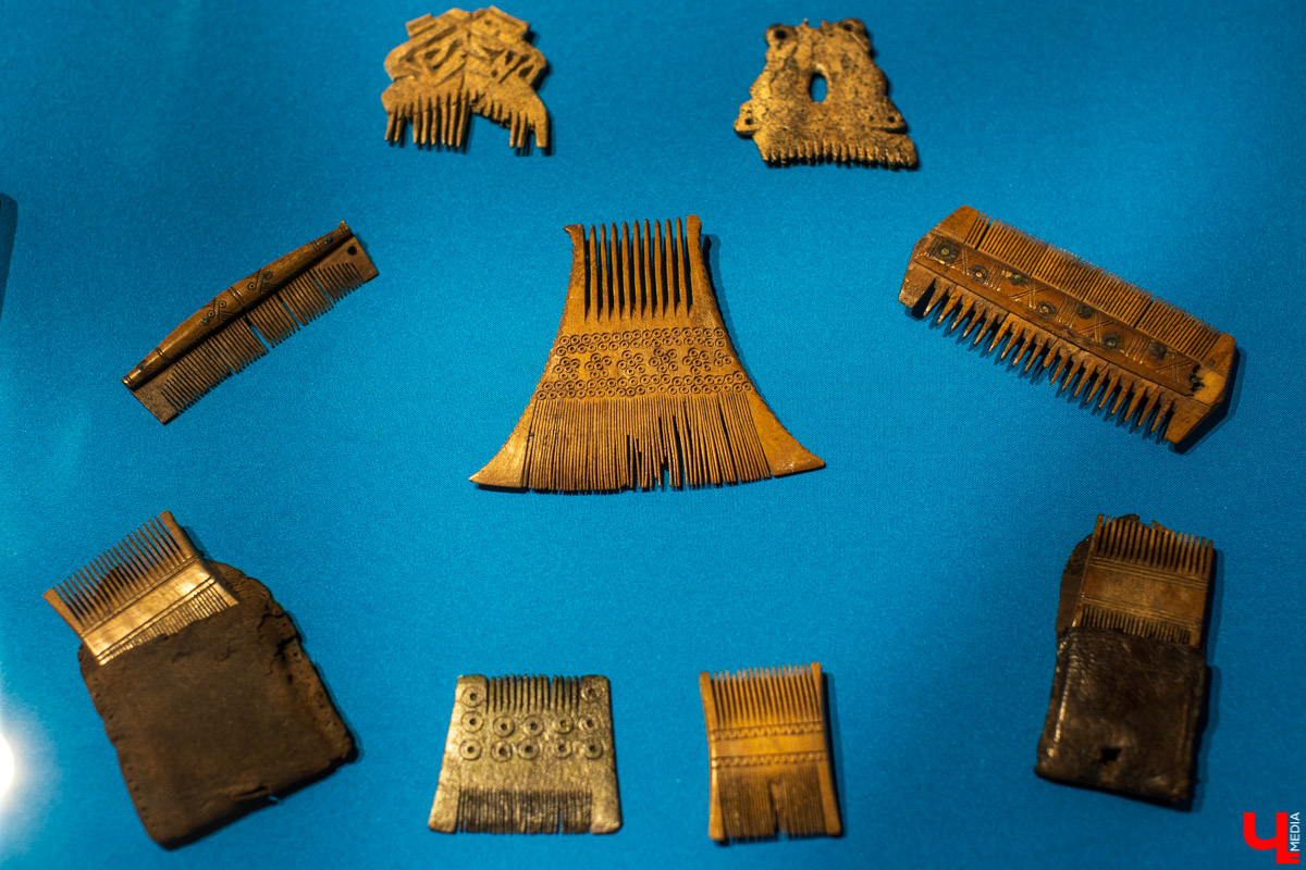 В музее “Палаты” открылась выставка “Прекрасное средневековье: Женщина Древней Руси в дому, и на миру”. Здесь собраны удивительные экспонаты из Великого Новгорода