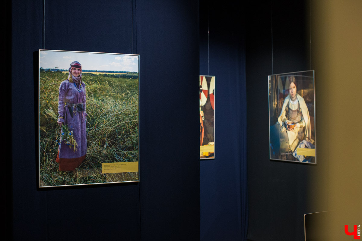 В музее “Палаты” открылась выставка “Прекрасное средневековье: Женщина Древней Руси в дому, и на миру”. Здесь собраны удивительные экспонаты из Великого Новгорода