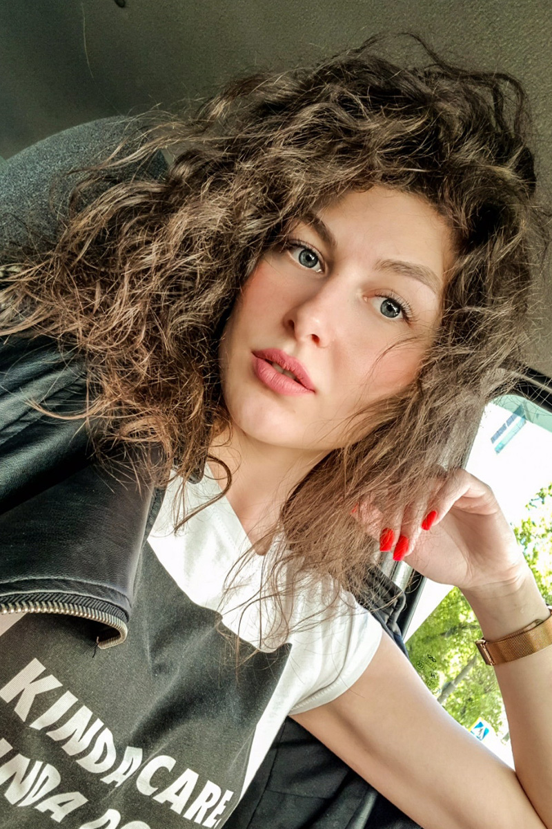 Мы пообщались с пятью жительницами Владимира, кто не только увлекается данным видом танца, но и занимает места на различных соревнованиях по Pole Dance. Девушки рассказали «Ключ-Медиа» о своем увлечении, а также поделились искренними историями из жизни