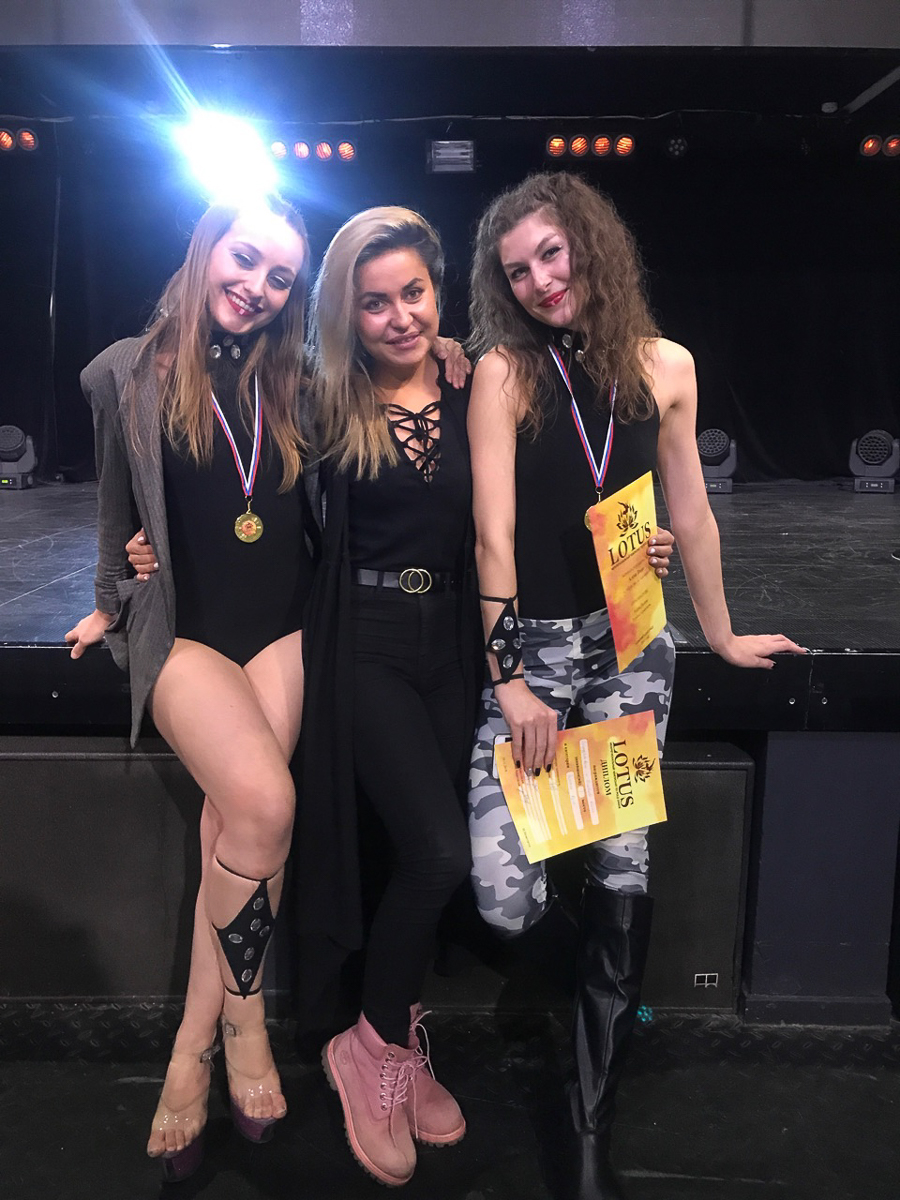 Мы пообщались с пятью жительницами Владимира, кто не только увлекается данным видом танца, но и занимает места на различных соревнованиях по Pole Dance. Девушки рассказали «Ключ-Медиа» о своем увлечении, а также поделились искренними историями из жизни