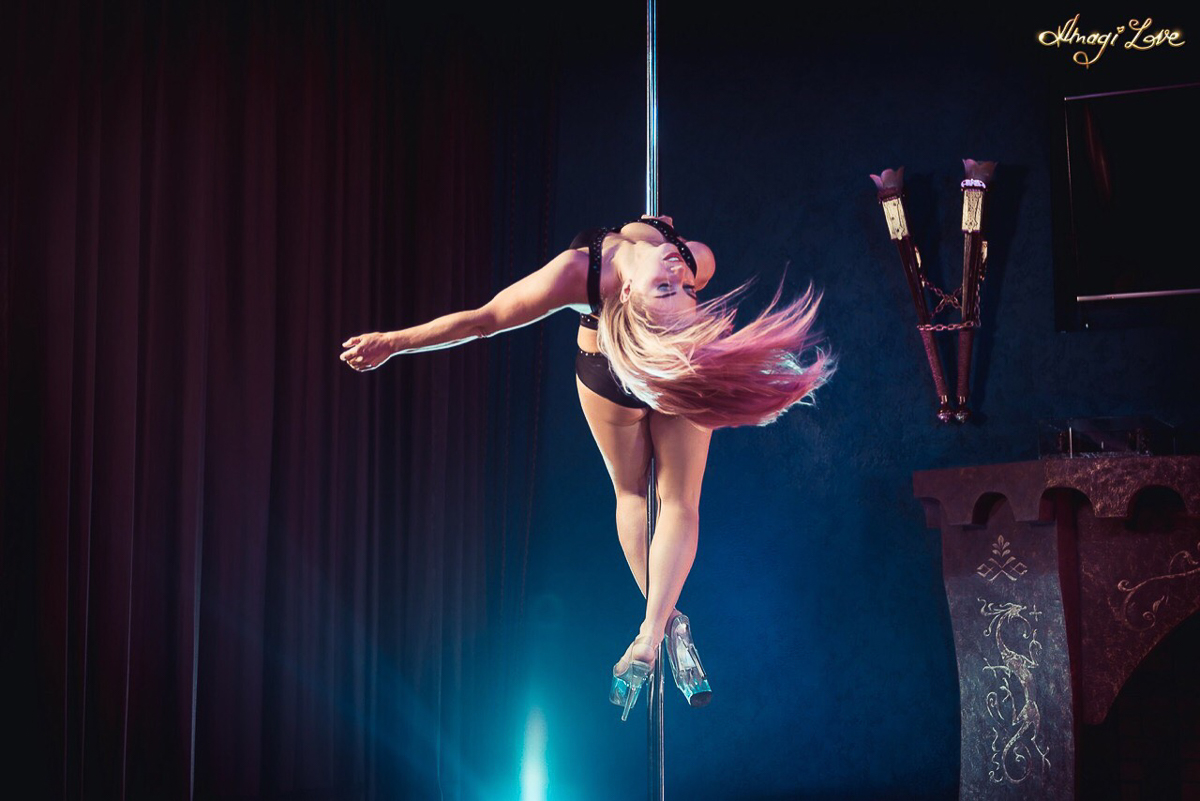 Мы пообщались с пятью жительницами Владимира, кто не только увлекается данным видом танца, но и занимает места на различных соревнованиях по Pole Dance. Девушки рассказали «Ключ-Медиа» о своем увлечении, а также поделились искренними историями из жизни