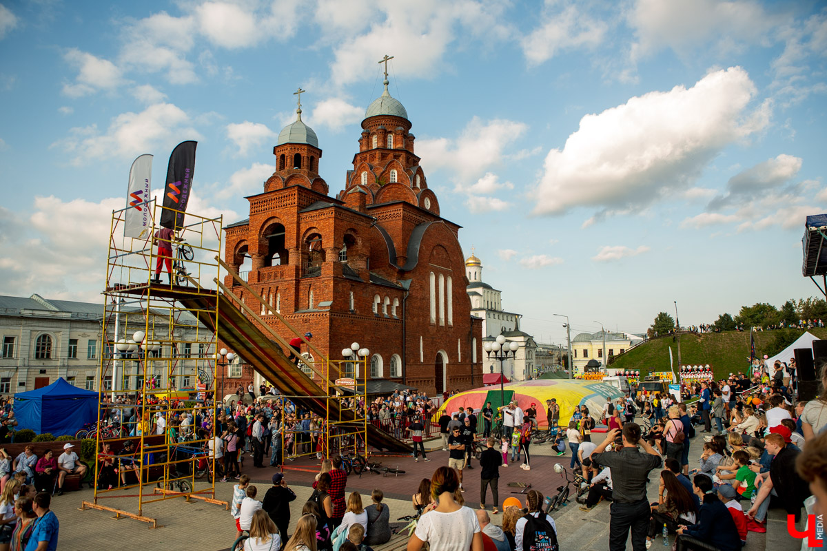 Самые сочные события Дня города-2019. Мальчики-качки, музыка улиц и Feduk