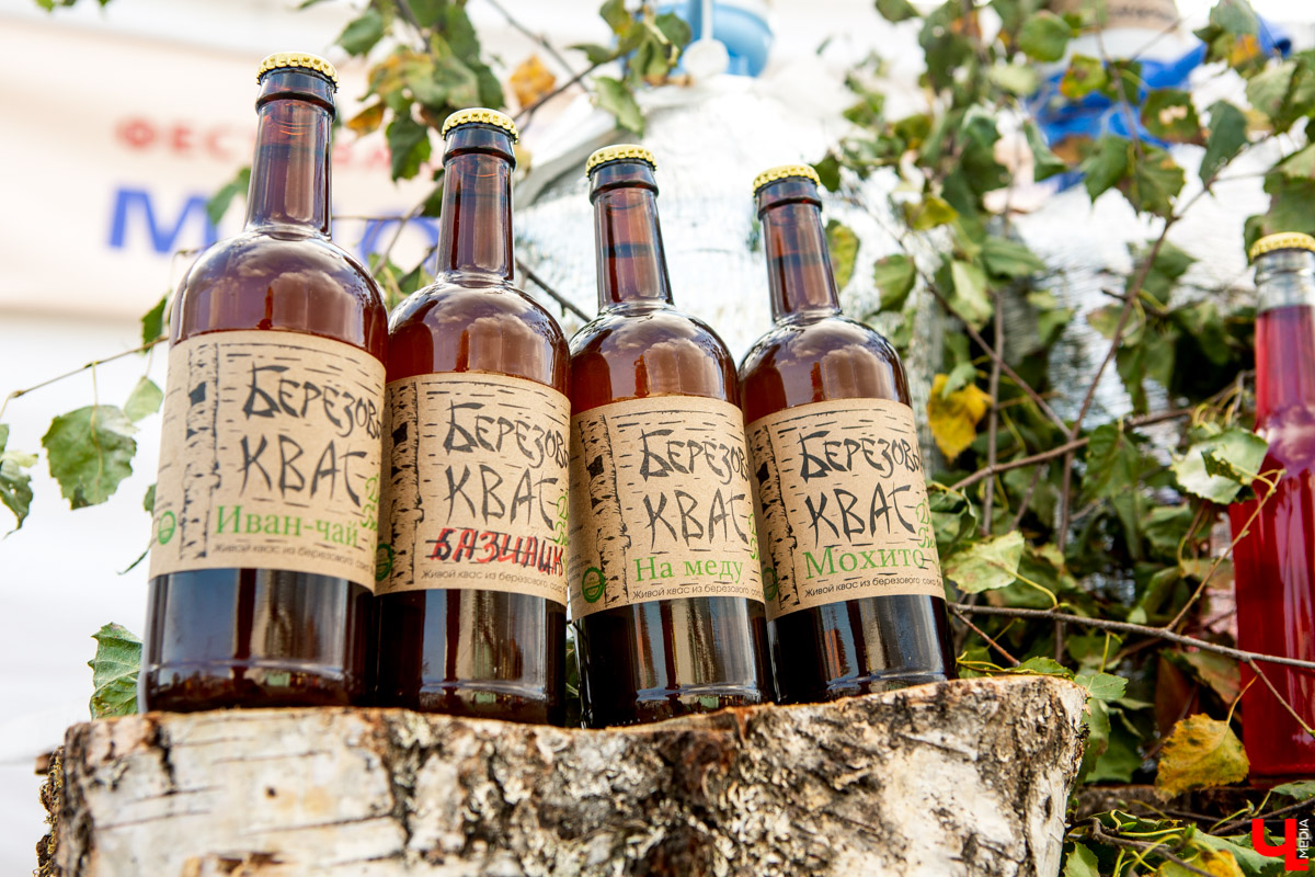 31 августа и 1 сентября Владимир праздновал День города. Работало очень много фуд-зон, мы прогулялись по самым интересным и делимся впечатлениями