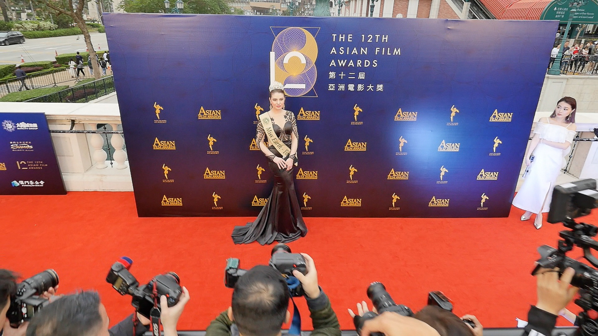 Победа в конкурсах, популярность, красная дорожка Каннского фестиваля, общение с известными личностями — все это не могло не сказаться на жизни владимирской красавицы Анастасии Трусовой. Напомним, она стала первой россиянкой, вошедшей в число победительниц мирового конкурса красоты «Мисс Земля» (Miss Earth)