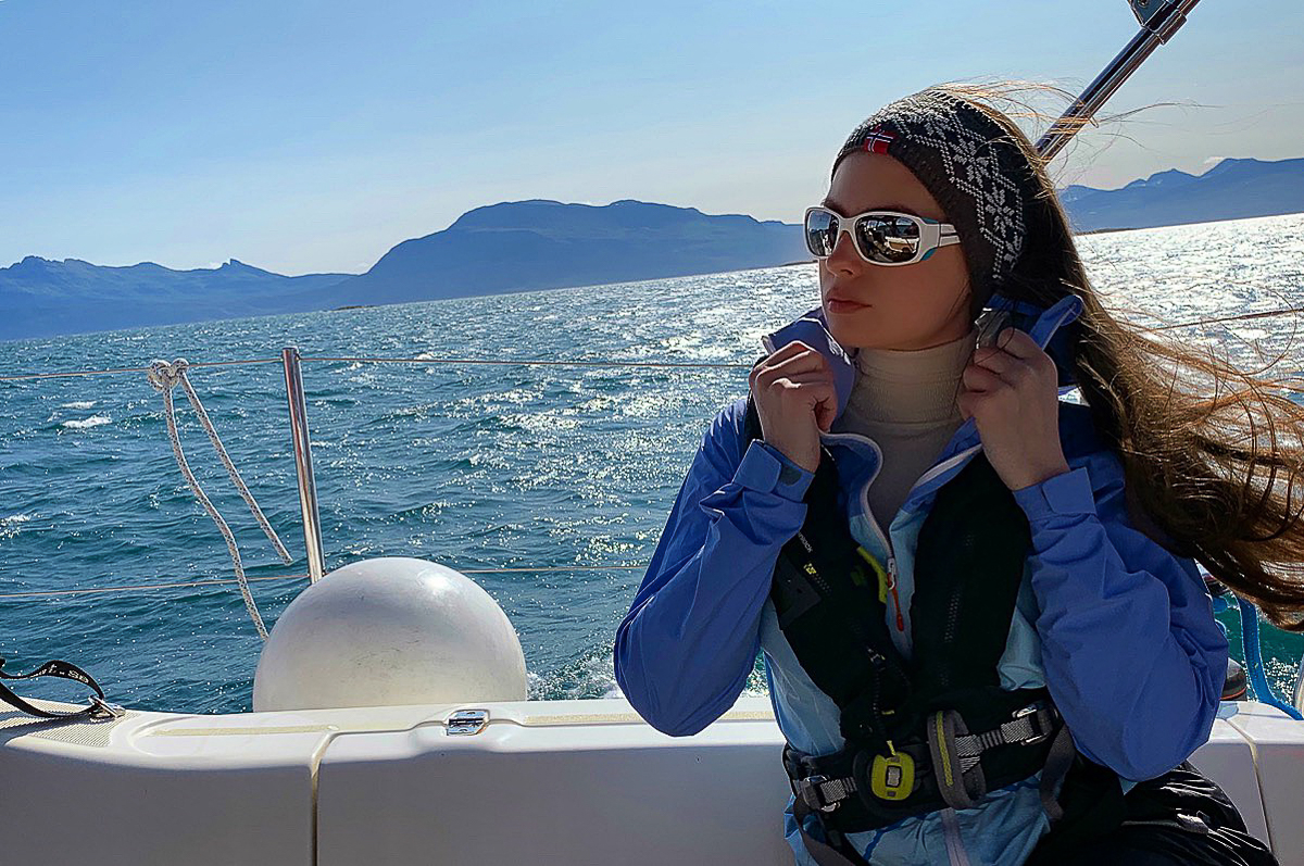 Победа в конкурсах, популярность, красная дорожка Каннского фестиваля, общение с известными личностями — все это не могло не сказаться на жизни владимирской красавицы Анастасии Трусовой. Напомним, она стала первой россиянкой, вошедшей в число победительниц мирового конкурса красоты «Мисс Земля» (Miss Earth)