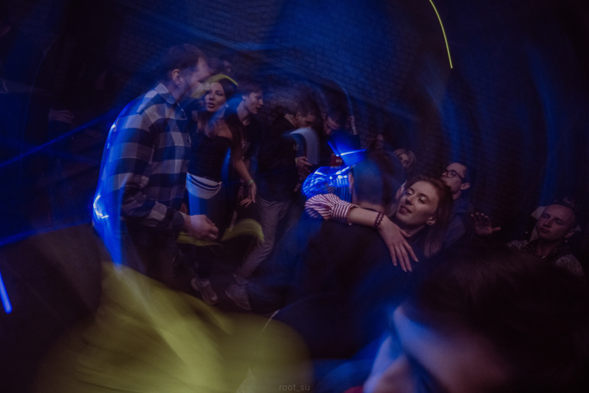 В Муроме инициативная молодежь собрала команду poiskcrew, которая организует вечеринки под девизом: “Музыка, движ, любовь”. В дальнейшем проект хочет посетить другие города и обосноваться в качестве арт-пространства