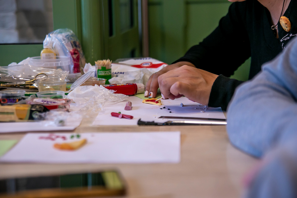 Владимирский мастер полимерной глины Анастасия Захарова рассказала нам о том, как с маленькой кухни ее творчество перекочевало в прибыльный бизнес