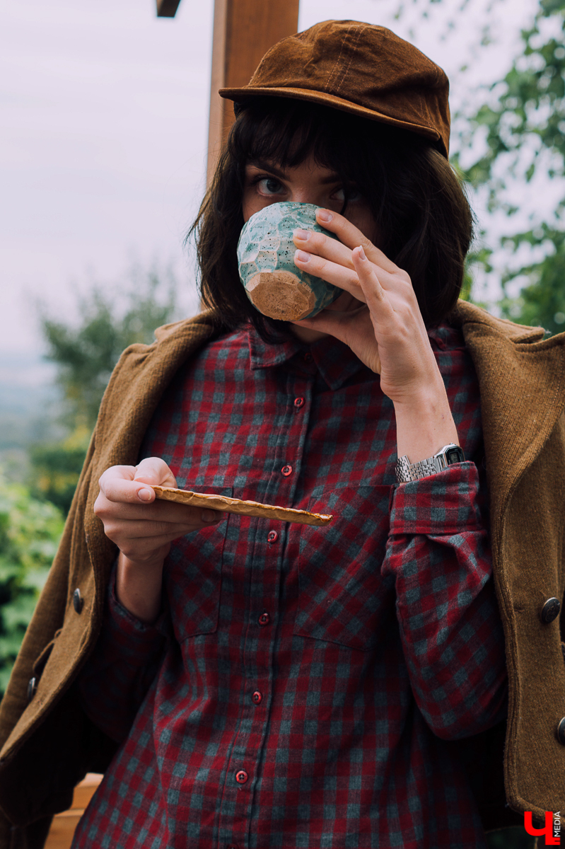 15 сентября в садах ДТЮ пройдет твидовый пикник. Гостей ждут в стиле Англии начала 20-го века. На площадке будут декламировать стихи, кататься на старых велосипедах, играть в петанк и ходить по канату. Репетиция этого мероприятия состоялась 5 сентября