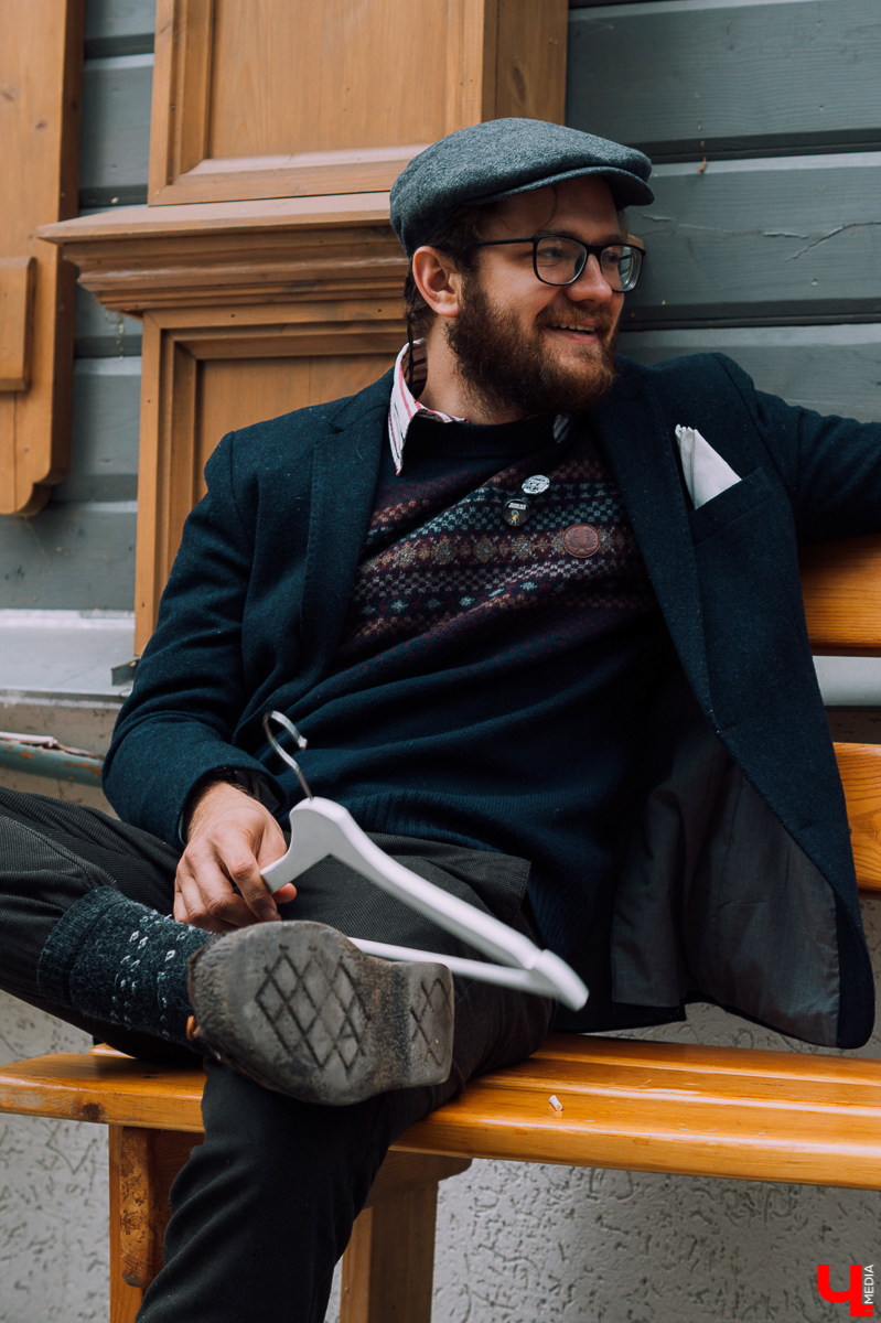 15 сентября в садах ДТЮ пройдет твидовый пикник. Гостей ждут в стиле Англии начала 20-го века. На площадке будут декламировать стихи, кататься на старых велосипедах, играть в петанк и ходить по канату. Репетиция этого мероприятия состоялась 5 сентября