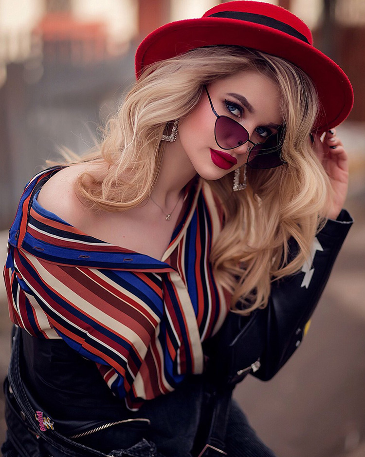 Дарина Руднева — певица из Владимира, прошла Отборочный тур в Москве и теперь представит нашу страну в популярном международном музыкальном конкурсе MTV «Euro Pop Contest Grand - Prix «Berliner Perle». Но это еще не все! Оказалось, девушка записывает песню для «Евровидения — 2020»