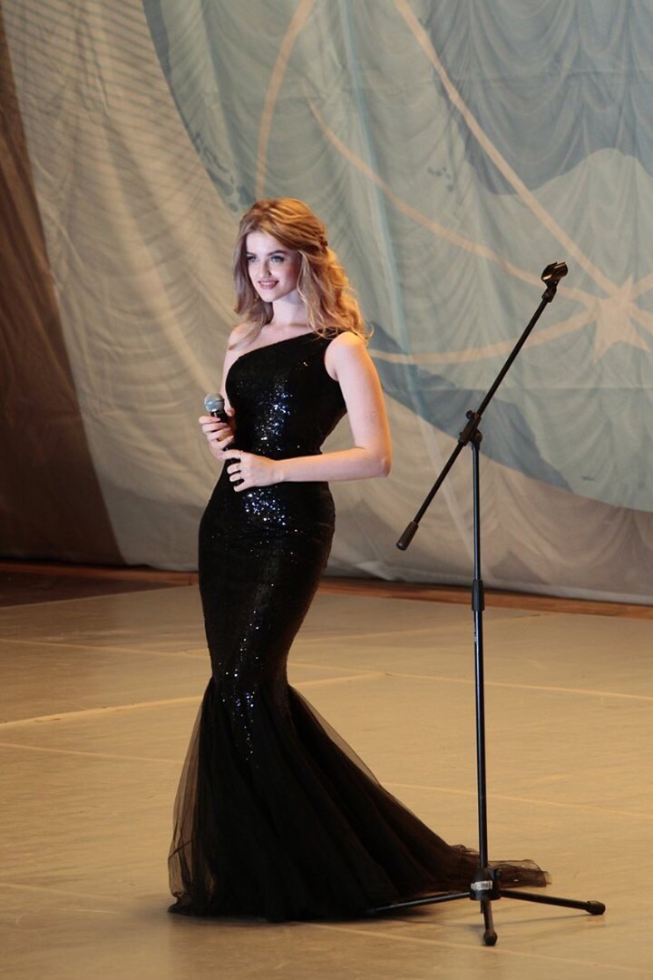 Дарина Руднева — певица из Владимира, прошла Отборочный тур в Москве и теперь представит нашу страну в популярном международном музыкальном конкурсе MTV «Euro Pop Contest Grand - Prix «Berliner Perle». Но это еще не все! Оказалось, девушка записывает песню для «Евровидения — 2020»