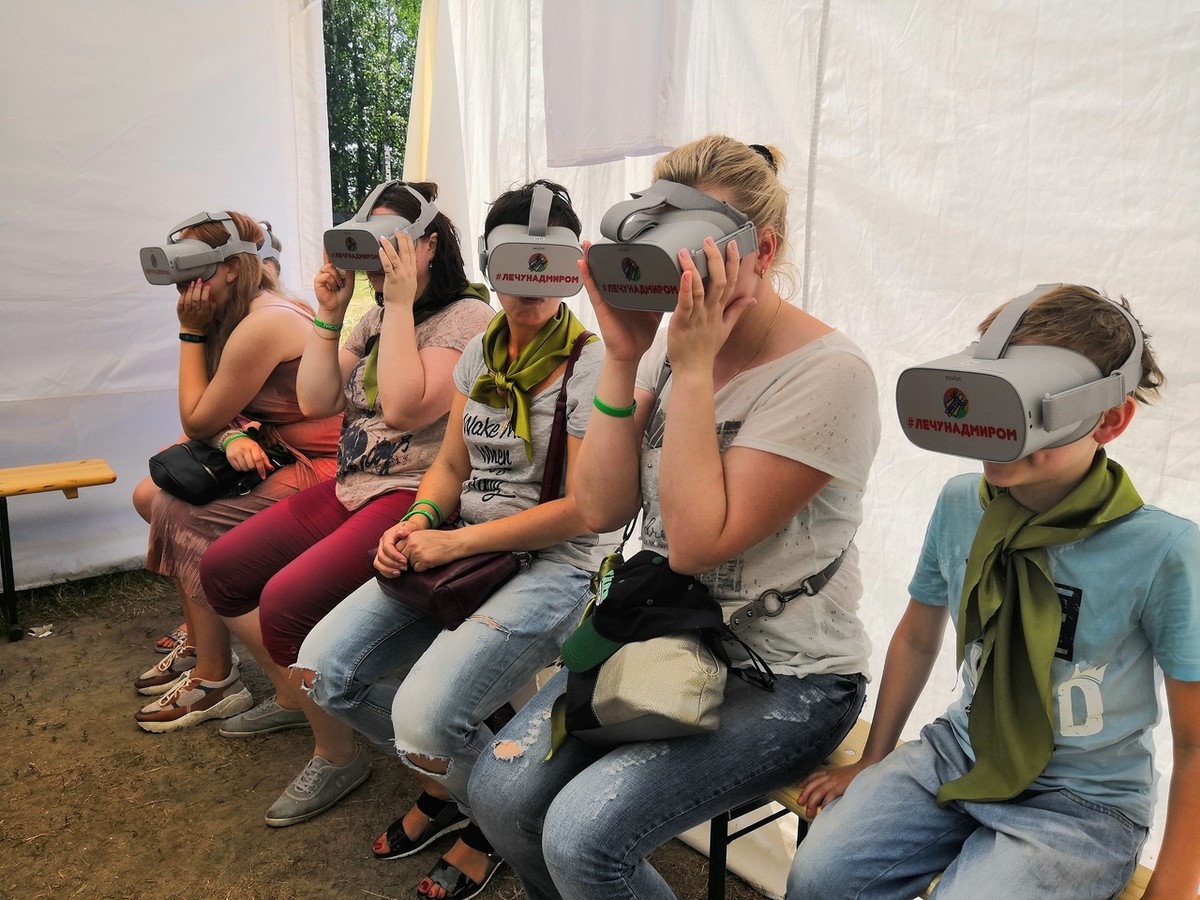 После летних каникул мы снова готовы слушать о видеопобедах наших земляков. Руководитель студии «Новый день» Александр Кондрашов рассказал, чем на этот раз готова удивлять его креативная команда