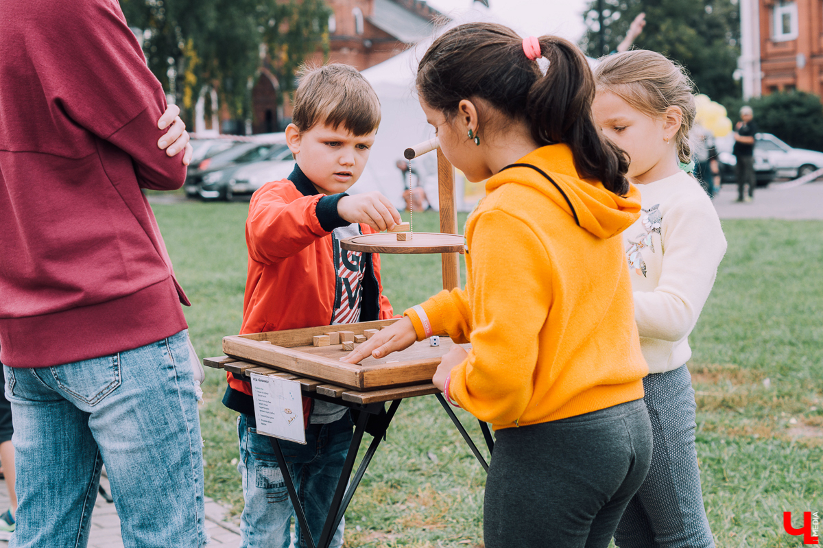 Во Владимире состоялся третий полумарафон “Золотые ворота”, в котором приняли участие около 1500 человек. Среди бегунов были дети и взрослые, спортсмены и любители, жители России и не только