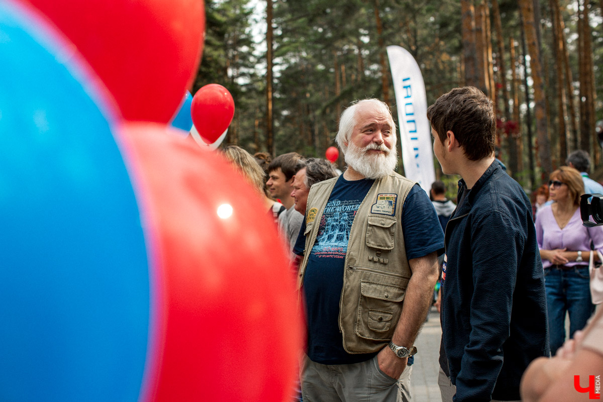 7 сентября в экоотеле “ВеЛес” прошел 4-й фестиваль “Ретро Гараж”. На этот раз его участниками стали 86 транспортных средств