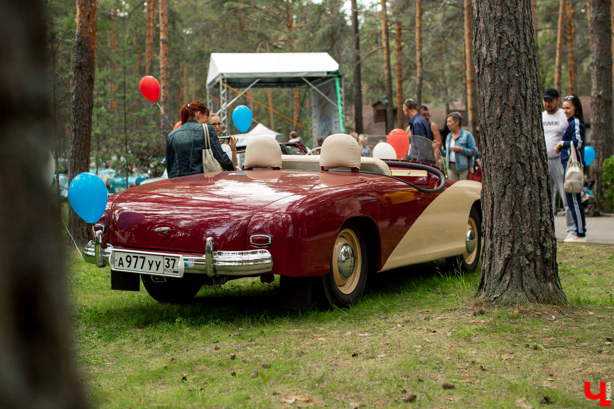 7 сентября в экоотеле “ВеЛес” прошел 4-й фестиваль “Ретро Гараж”. На этот раз его участниками стали 86 транспортных средств