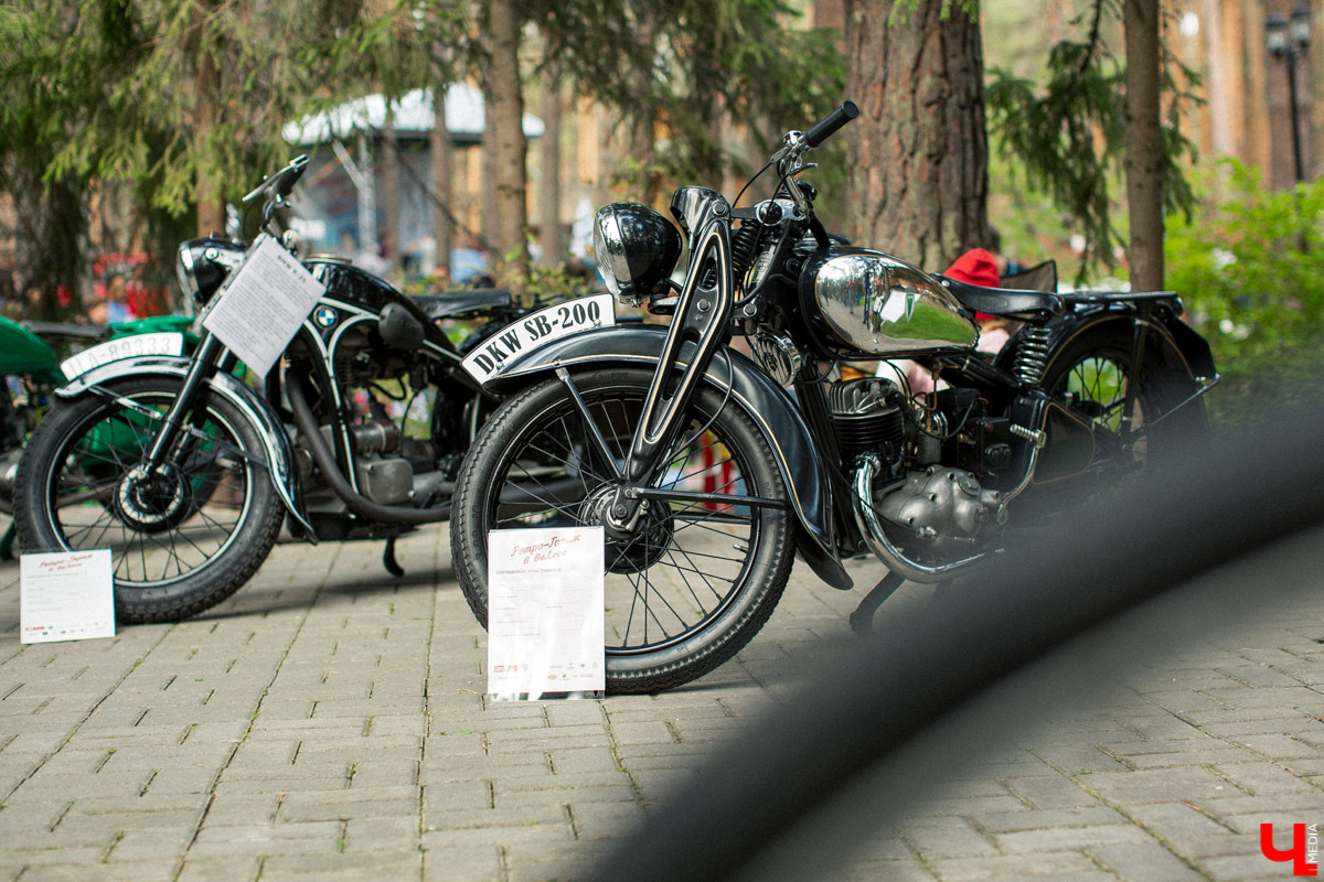 7 сентября в экоотеле “ВеЛес” прошел 4-й фестиваль “Ретро Гараж”. На этот раз его участниками стали 86 транспортных средств