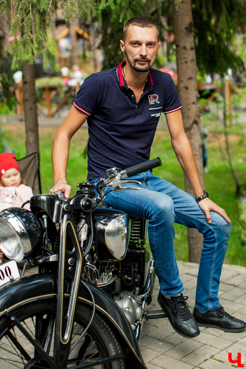 7 сентября в экоотеле “ВеЛес” прошел 4-й фестиваль “Ретро Гараж”. На этот раз его участниками стали 86 транспортных средств