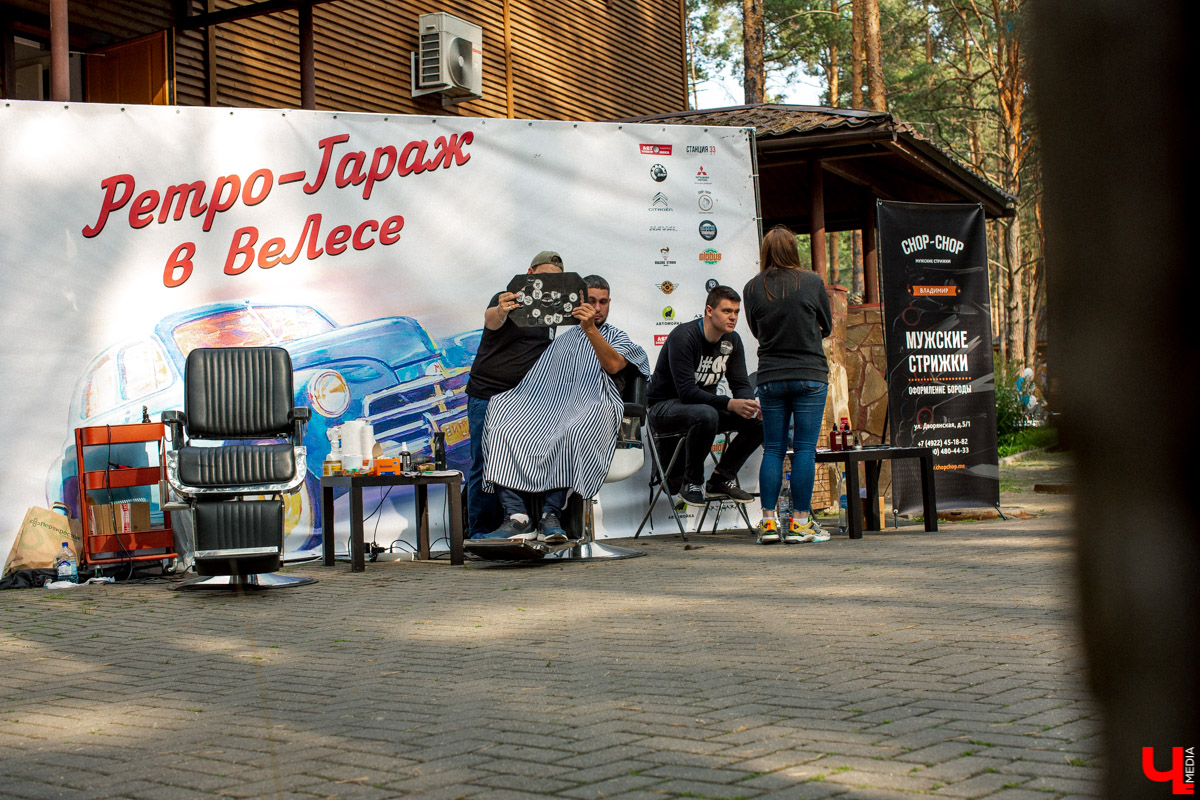 7 сентября в экоотеле “ВеЛес” прошел 4-й фестиваль “Ретро Гараж”. На этот раз его участниками стали 86 транспортных средств