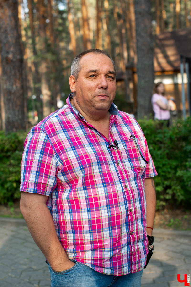 7 сентября в экоотеле “ВеЛес” прошел 4-й фестиваль “Ретро Гараж”. На этот раз его участниками стали 86 транспортных средств