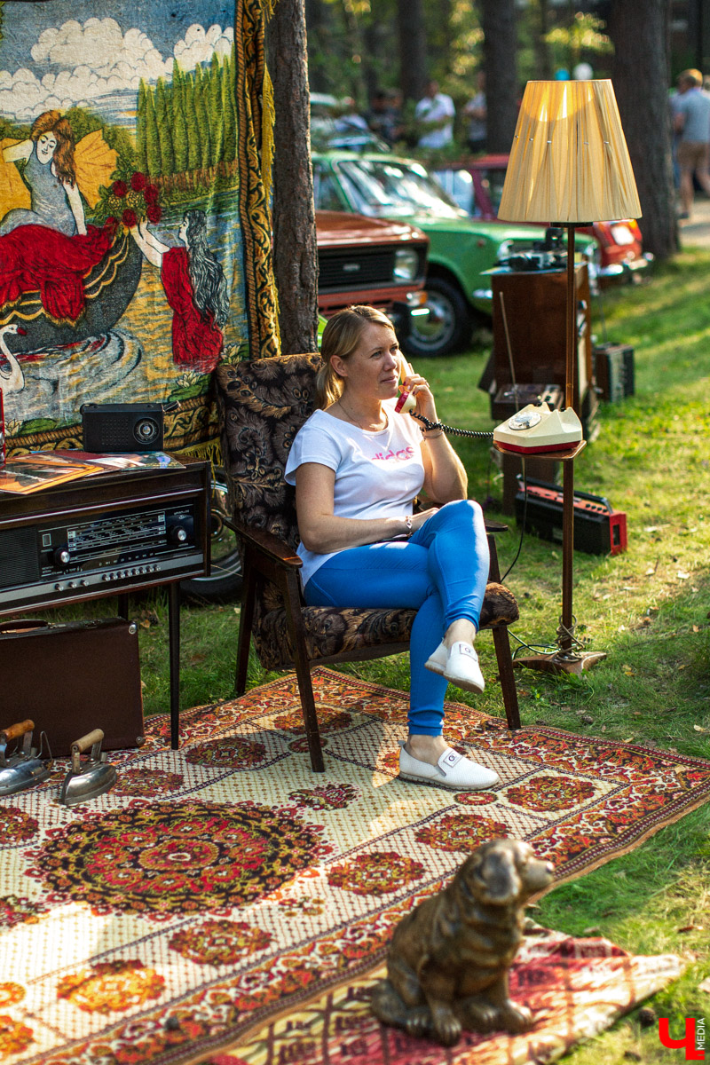 7 сентября в экоотеле “ВеЛес” прошел 4-й фестиваль “Ретро Гараж”. На этот раз его участниками стали 86 транспортных средств