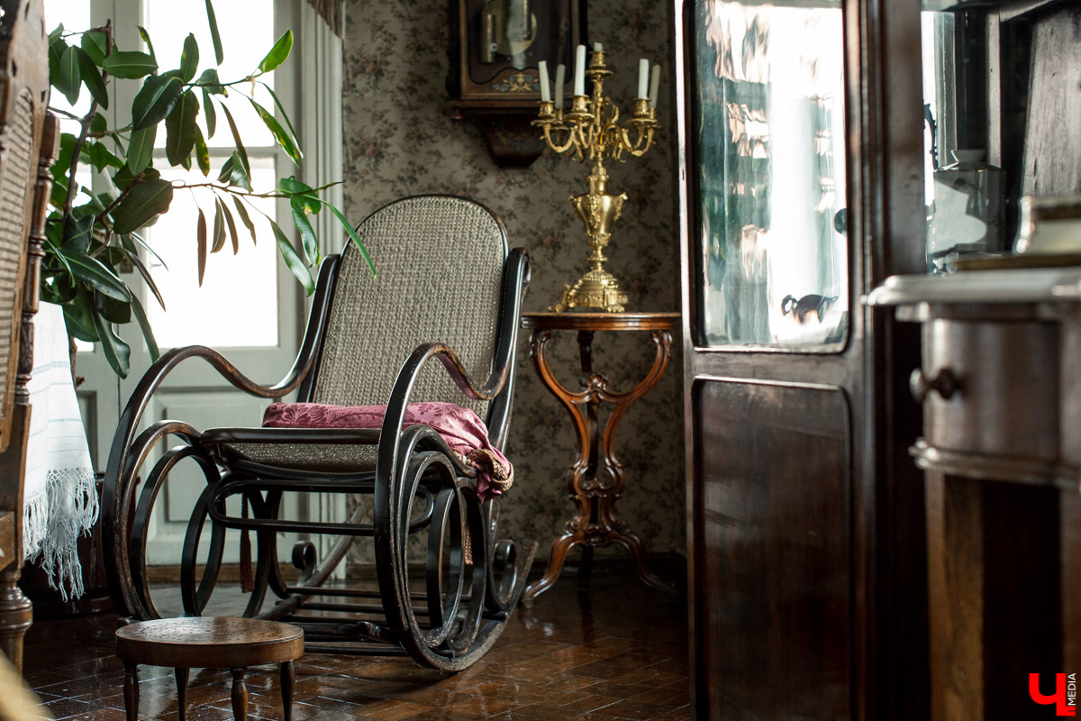 В декабре 2020 года должна закончиться реконструкция дома-музея братьев Столетовых. Что обязательно в нем сохранят? А что изменят? Об этом нам рассказали сотрудники музея