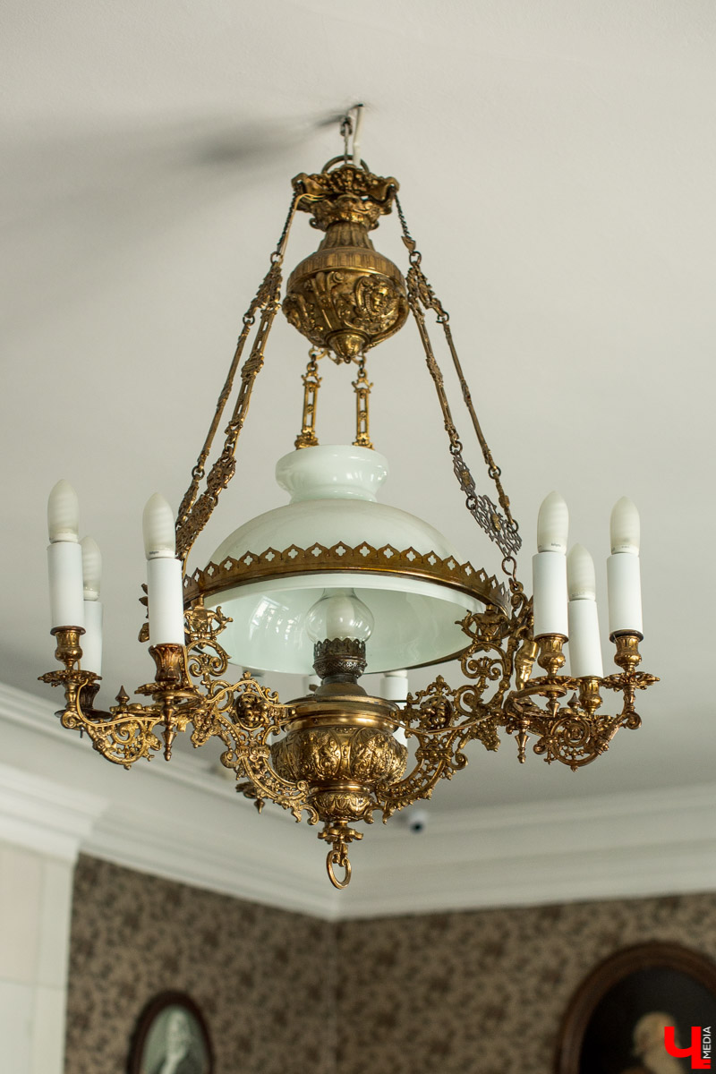 В декабре 2020 года должна закончиться реконструкция дома-музея братьев Столетовых. Что обязательно в нем сохранят? А что изменят? Об этом нам рассказали сотрудники музея