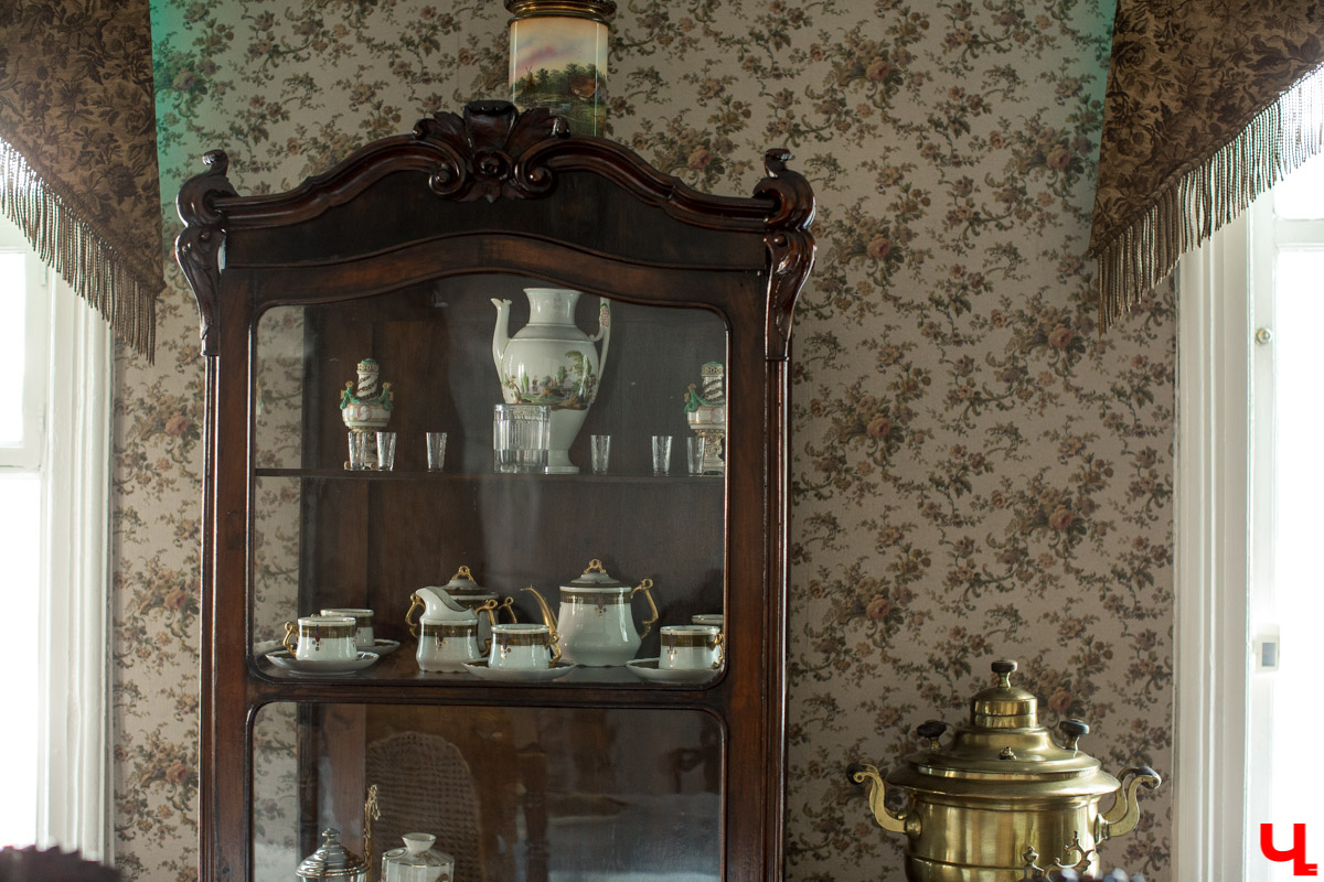 В декабре 2020 года должна закончиться реконструкция дома-музея братьев Столетовых. Что обязательно в нем сохранят? А что изменят? Об этом нам рассказали сотрудники музея