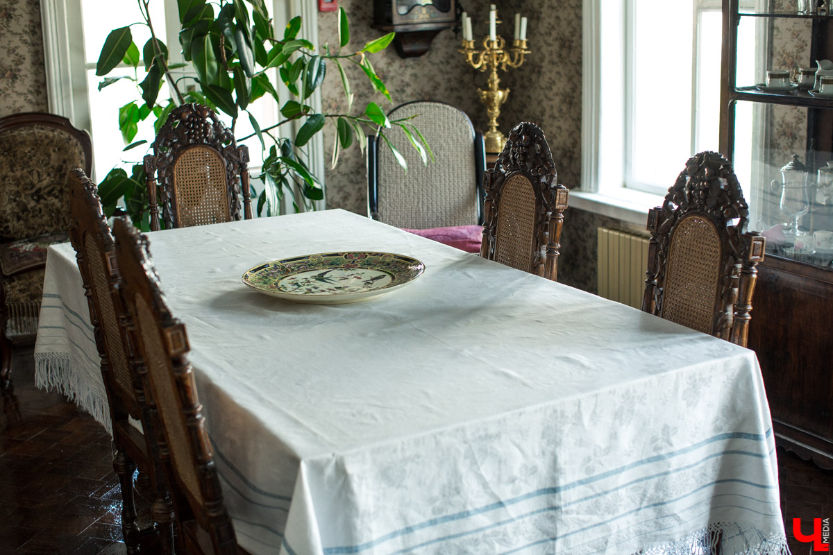 В декабре 2020 года должна закончиться реконструкция дома-музея братьев Столетовых. Что обязательно в нем сохранят? А что изменят? Об этом нам рассказали сотрудники музея