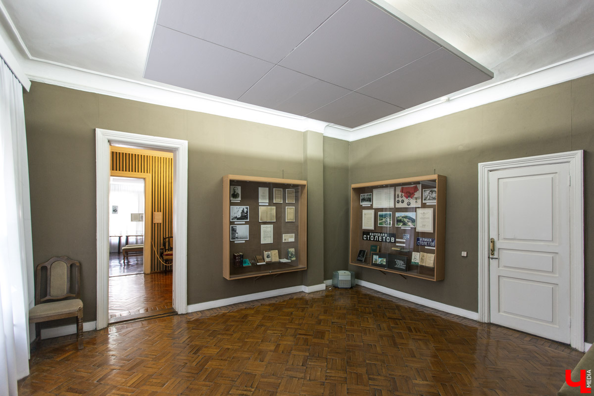 В декабре 2020 года должна закончиться реконструкция дома-музея братьев Столетовых. Что обязательно в нем сохранят? А что изменят? Об этом нам рассказали сотрудники музея