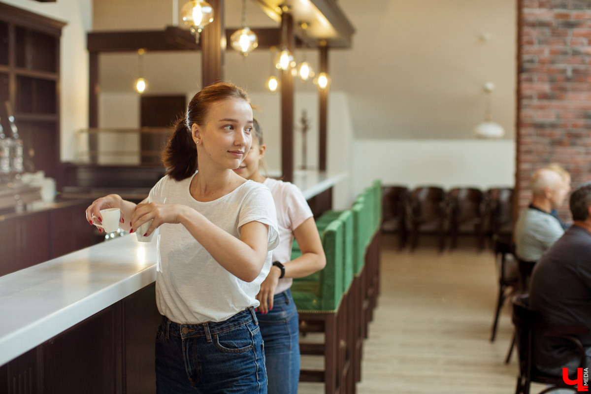 В недавно открывшемся баре «Plan B» прошла первая профессиональная дегустация кофе. Мы не смогли пропустить такое событие, поэтому делимся фотографиями и подробностями