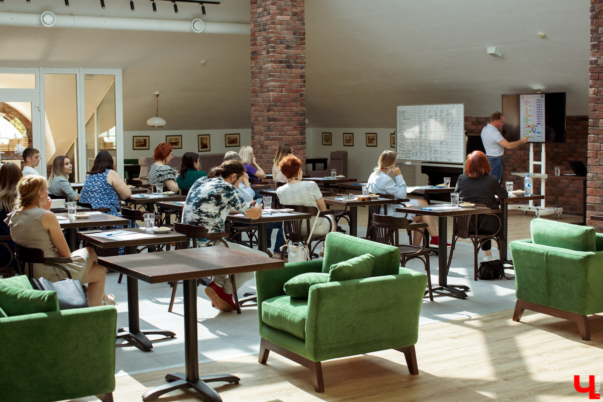 В недавно открывшемся баре «Plan B» прошла первая профессиональная дегустация кофе. Мы не смогли пропустить такое событие, поэтому делимся фотографиями и подробностями