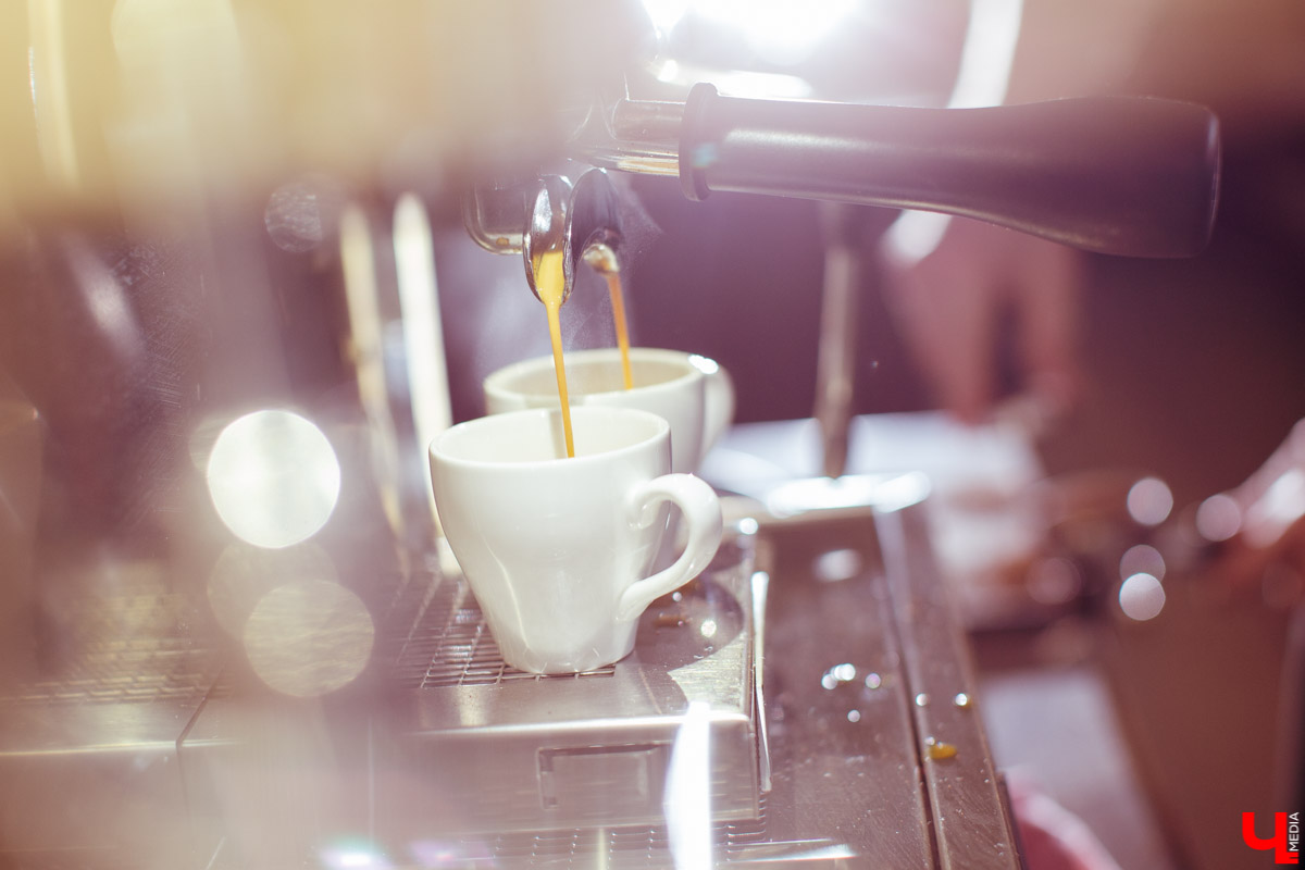 В недавно открывшемся баре «Plan B» прошла первая профессиональная дегустация кофе. Мы не смогли пропустить такое событие, поэтому делимся фотографиями и подробностями