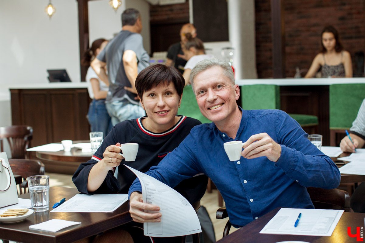 В недавно открывшемся баре «Plan B» прошла первая профессиональная дегустация кофе. Мы не смогли пропустить такое событие, поэтому делимся фотографиями и подробностями