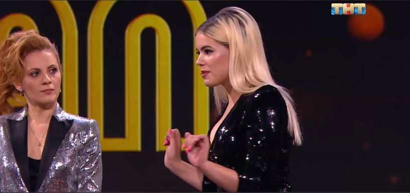 Софья Лобанова произвела фурор на первом выступлении, влюбила в себя Руслана Белого, впечатлила Павла Волю и Екатерину Варнаву, прошла в финал «Comedy Баттл». А недавно шутила на одной сцене со звездами шоу «Comedy Woman», с которым теперь у нее контракт