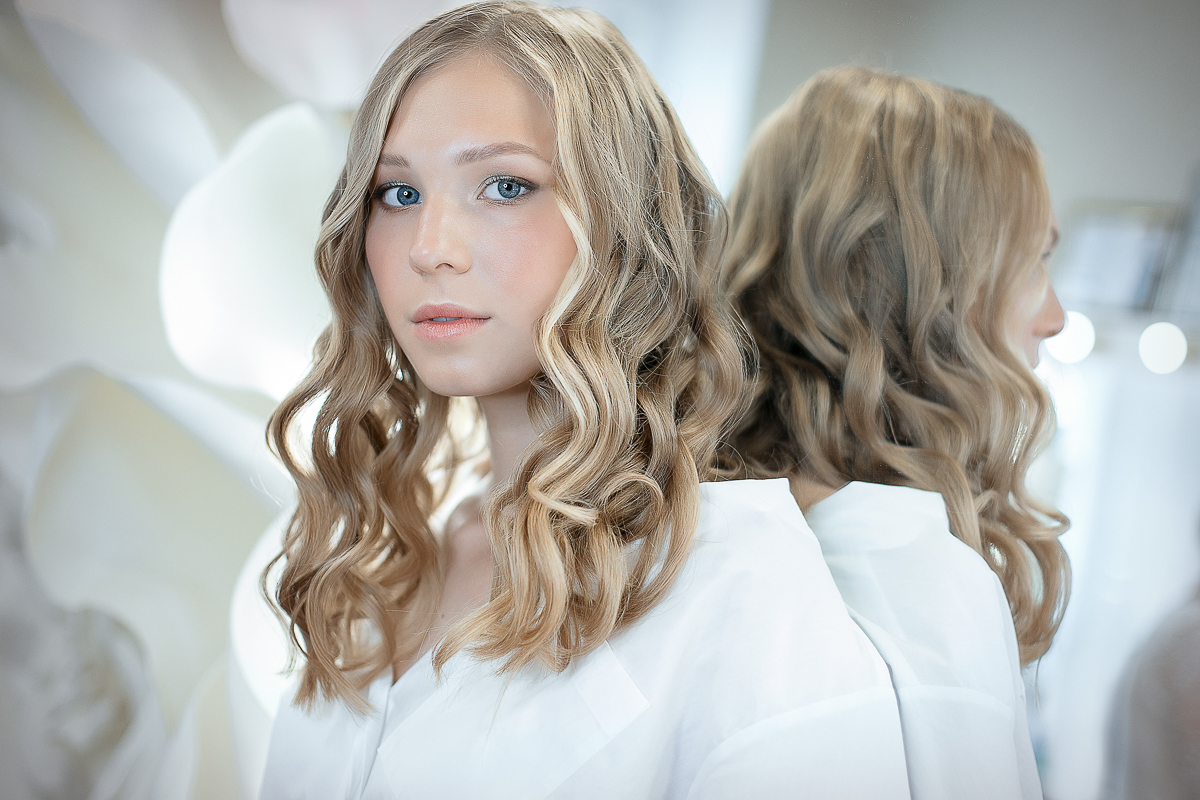 Собираетесь на вечеринку и не знаете, что актуально в этом сезоне? Какие макияж и прическа? Тогда вам точно нужно прочитать этот материал. Владимирские мастера специально для «Ключ-Медиа» преобразили трех девушек