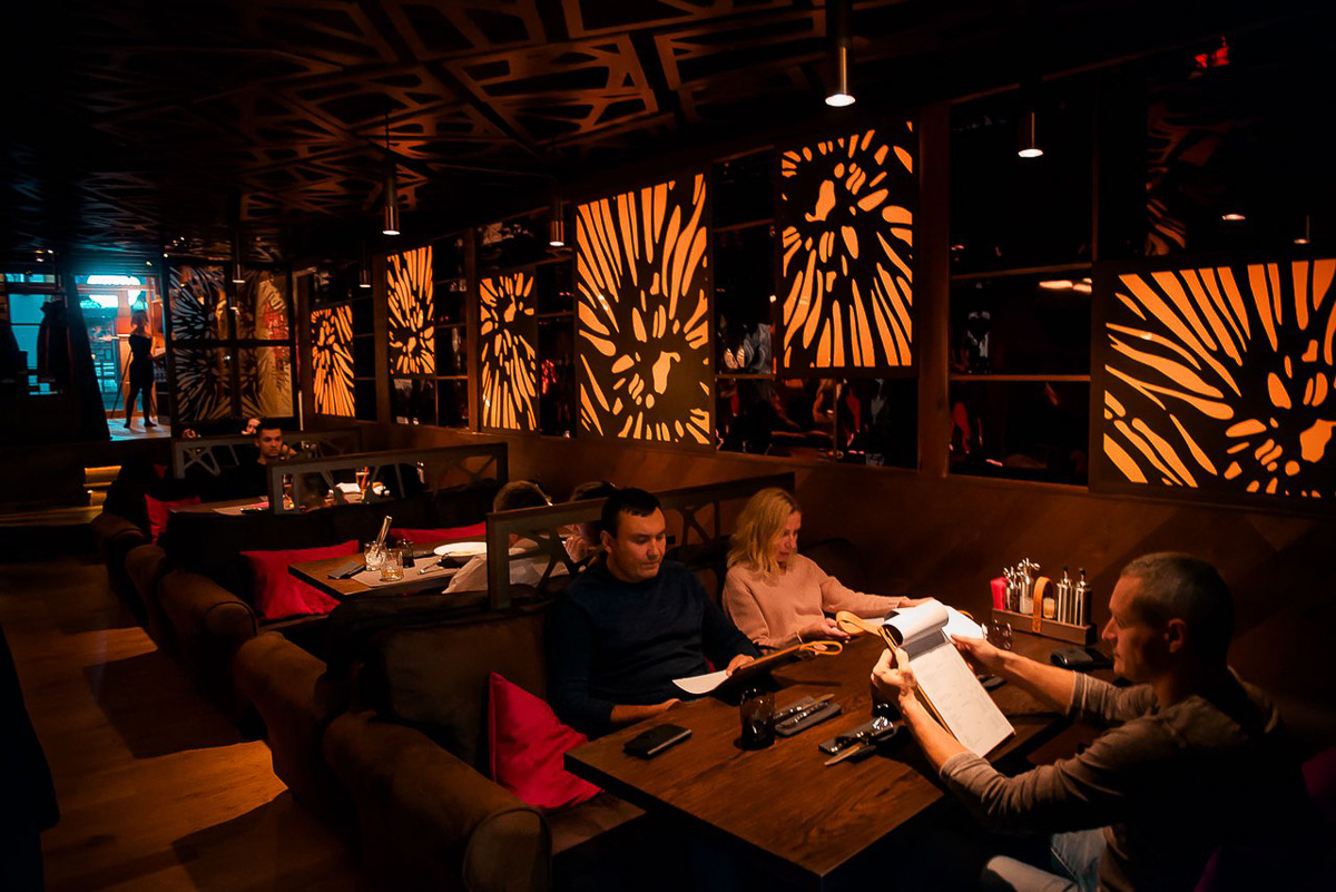 Как у Шекспира: “Ничто не вечно под луной, но жизнь…” продолжается. Правда, теперь эта самая жизнь в нашем городе будет менее вкусной и веселой, потому что во Владимире закрылись аж 4 заведения, для многих любимые