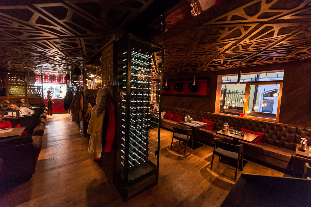 Как у Шекспира: “Ничто не вечно под луной, но жизнь…” продолжается. Правда, теперь эта самая жизнь в нашем городе будет менее вкусной и веселой, потому что во Владимире закрылись аж 4 заведения, для многих любимые