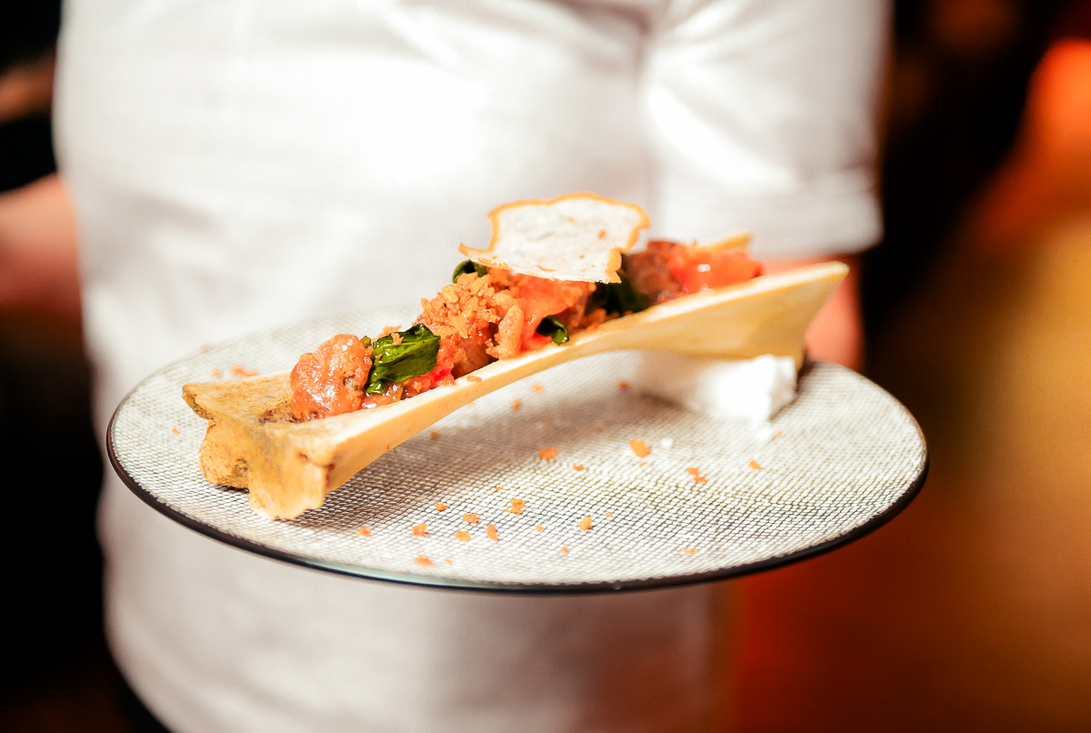 Как у Шекспира: “Ничто не вечно под луной, но жизнь…” продолжается. Правда, теперь эта самая жизнь в нашем городе будет менее вкусной и веселой, потому что во Владимире закрылись аж 4 заведения, для многих любимые