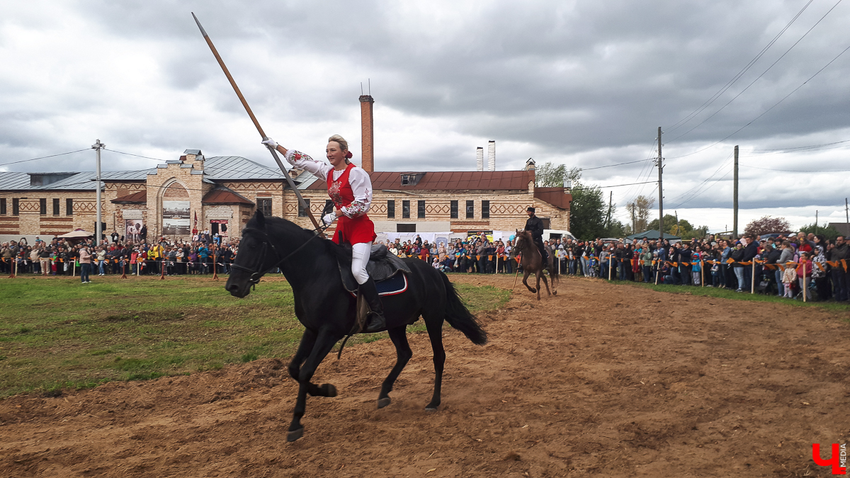 14 сентября в имении Храповицкого под Муромцево провели первый охотничий фестиваль. Событие планируют сделать ежегодным