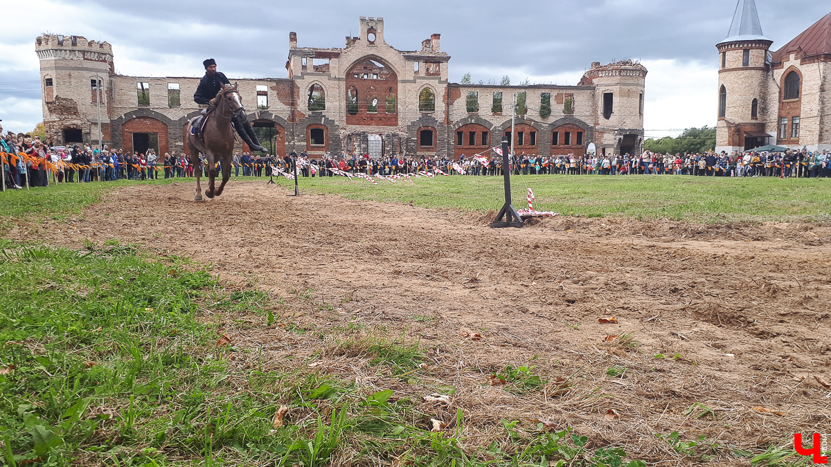 14 сентября в имении Храповицкого под Муромцево провели первый охотничий фестиваль. Событие планируют сделать ежегодным