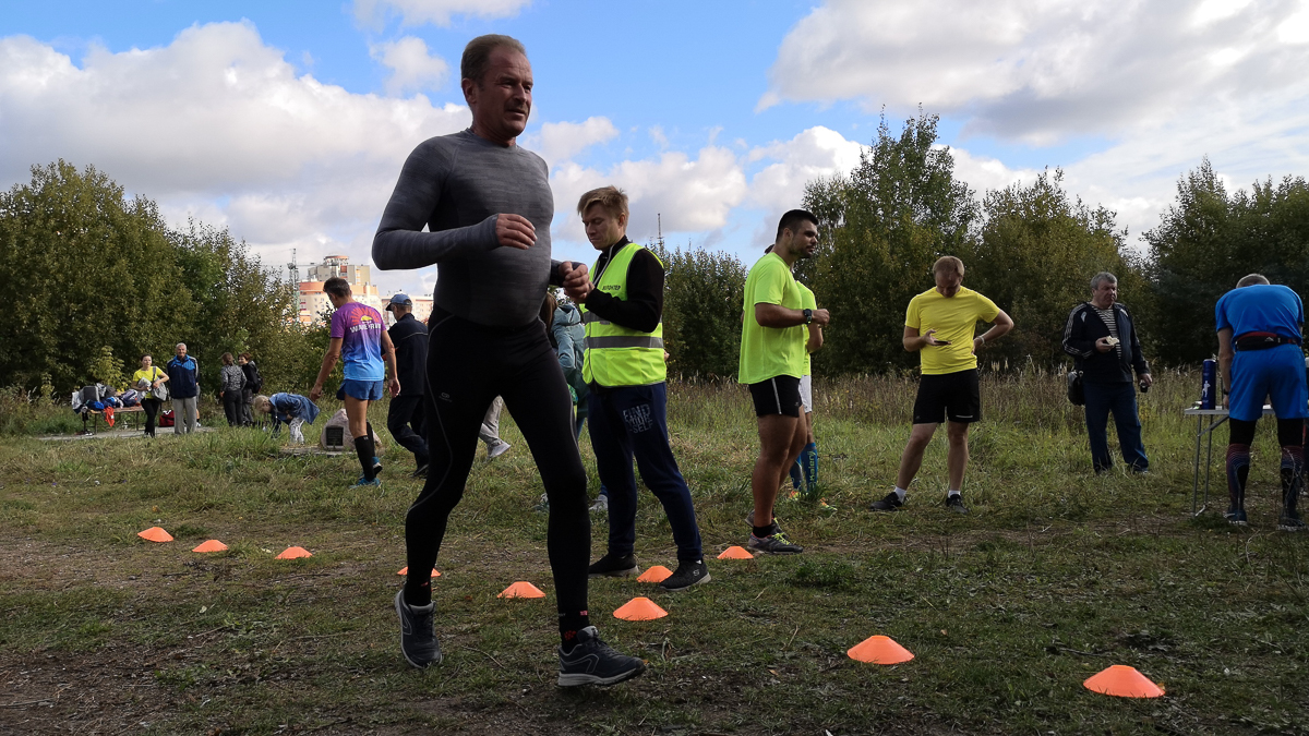 В эти выходные состоялось открытие владимирского паркрана. Каждую субботу в 9 утра в Старых садах все желающие, любители или спортсмены могут совершить пробежку на дистанцию 5 км. Важно, что паркран - не соревнование, а просто приятное времяпрепровождение