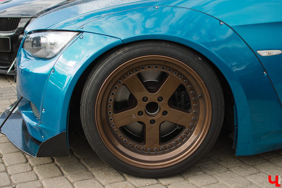 14 и 15 сентября ГТК “Суздаль” на своей территории собрал более сотни крутых стэнс-проектов со всей России. “Ключ-Медиа” не мог пропустить это грандиозное событие и подготовил обзор прокачанных машин с фестиваля Tuning Car Awards 2019