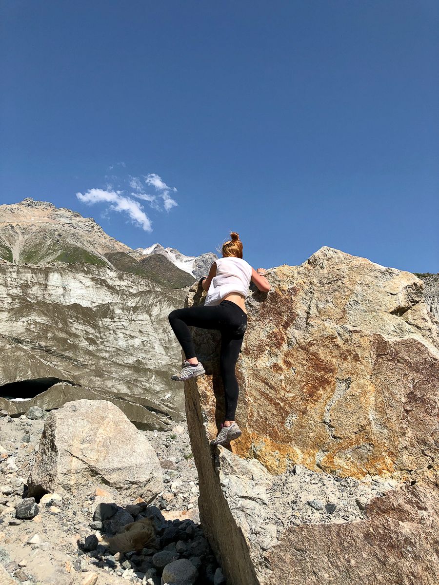 Анастасия Ниделяева - вторая претендентка на статус самой стройной и накаченной “Девушки сентября” в конкурсе “Ключ на спорт”