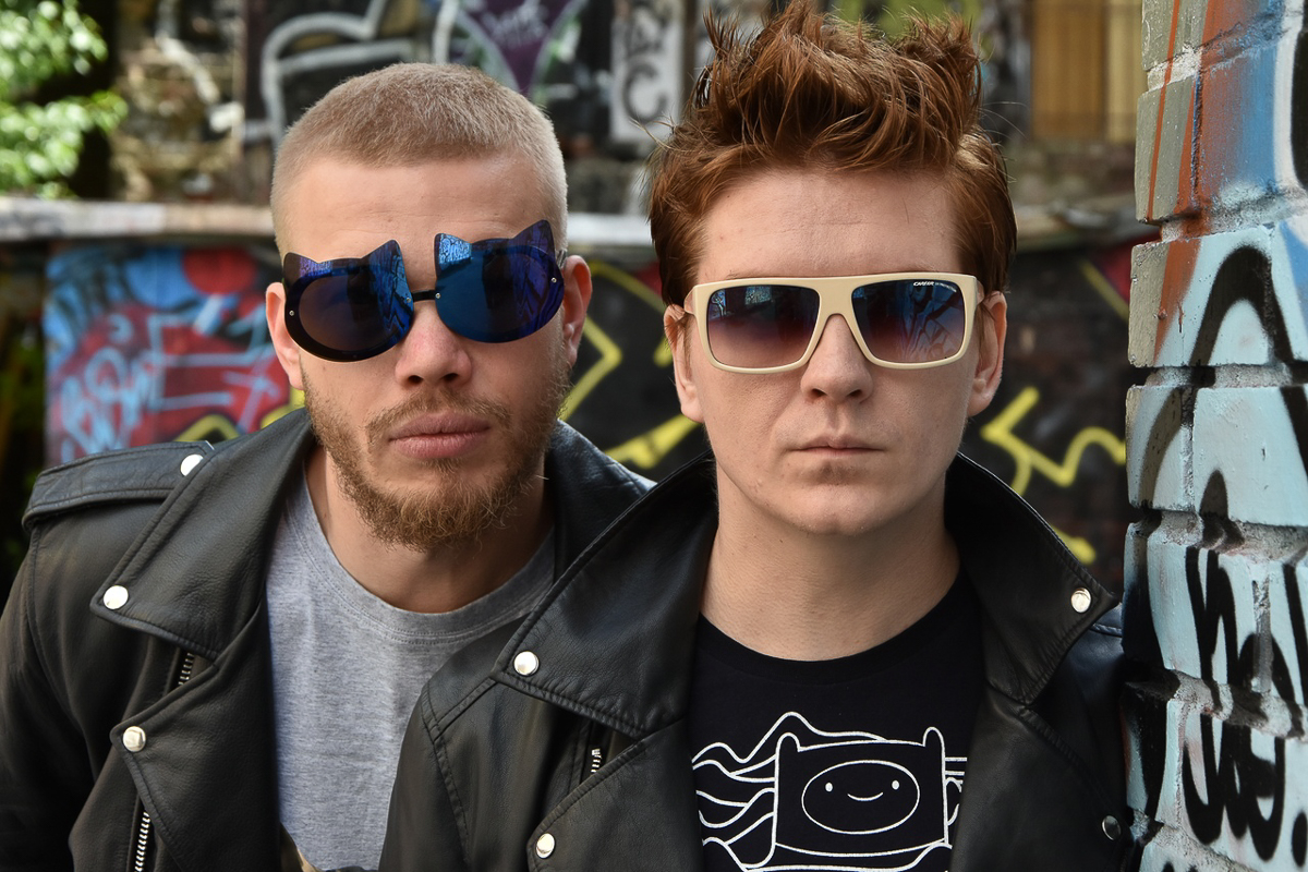 26 сентября во Владимире свой первый концерт даст проект музыкантов группы “Аффинаж”, Эм Калинина и Сергея Шиляева, - “Мистер Быдлцыкл”