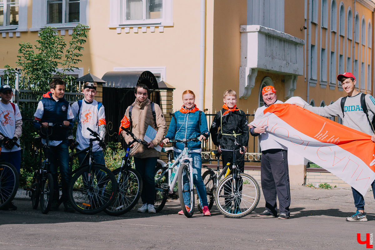 Во Владимире прошел уже 6-й по счету атомный велопробег: движение, появившееся в нашем городе, но разошедшееся по всей стране. Катаясь по городу, желающие делают замеры радиации с помощью дозиметра, а потом заносят результаты в google-карты