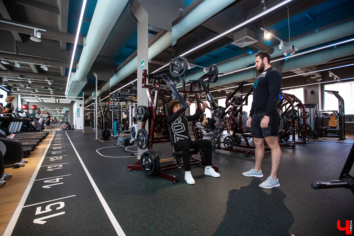 Алексей Молдалиев отмечает юбилей песни, принесшей ему победу в конкурсе композиторов, а поклонники - знаковую дату самого композитора