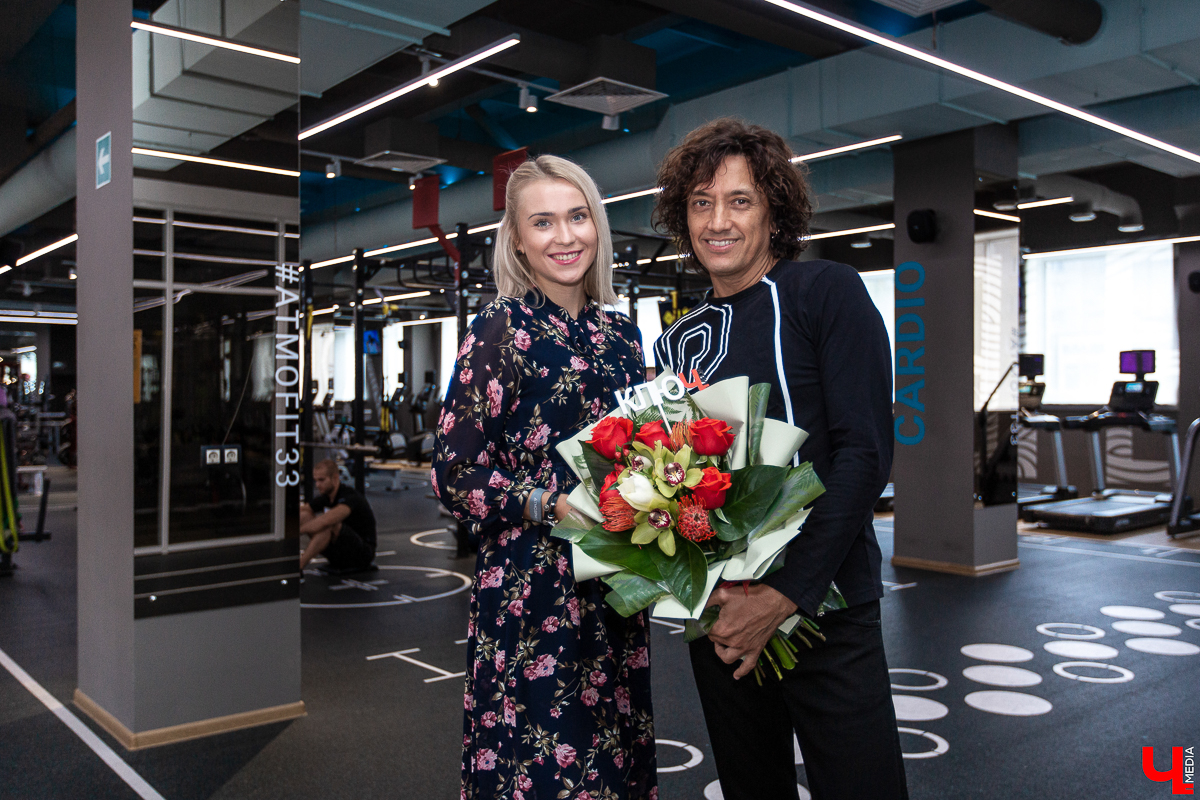 Алексей Молдалиев отмечает юбилей песни, принесшей ему победу в конкурсе композиторов, а поклонники - знаковую дату самого композитора