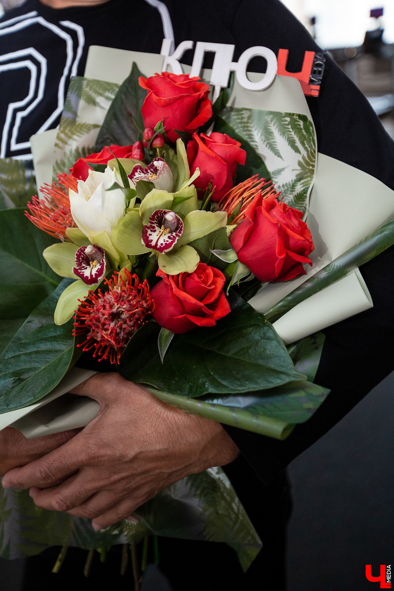 Алексей Молдалиев отмечает юбилей песни, принесшей ему победу в конкурсе композиторов, а поклонники - знаковую дату самого композитора