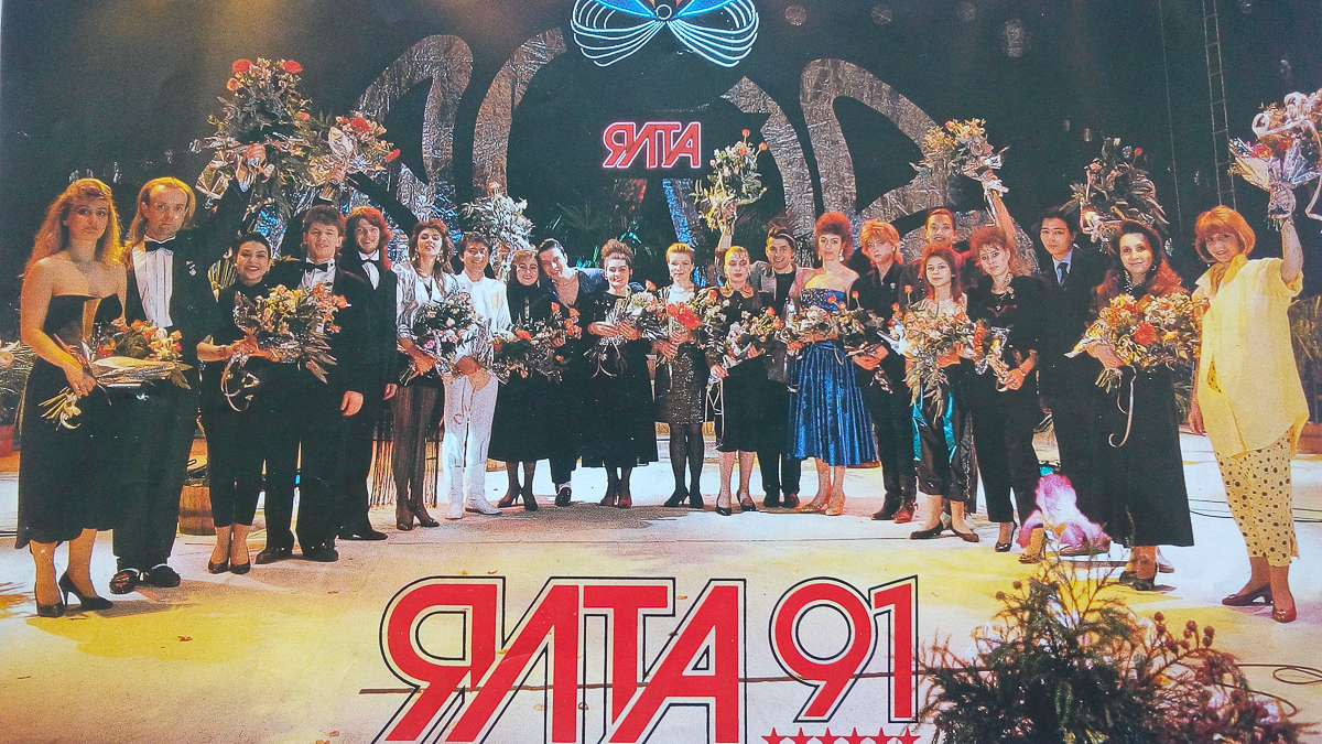 Алексей Молдалиев отмечает юбилей песни, принесшей ему победу в конкурсе композиторов, а поклонники - знаковую дату самого композитора