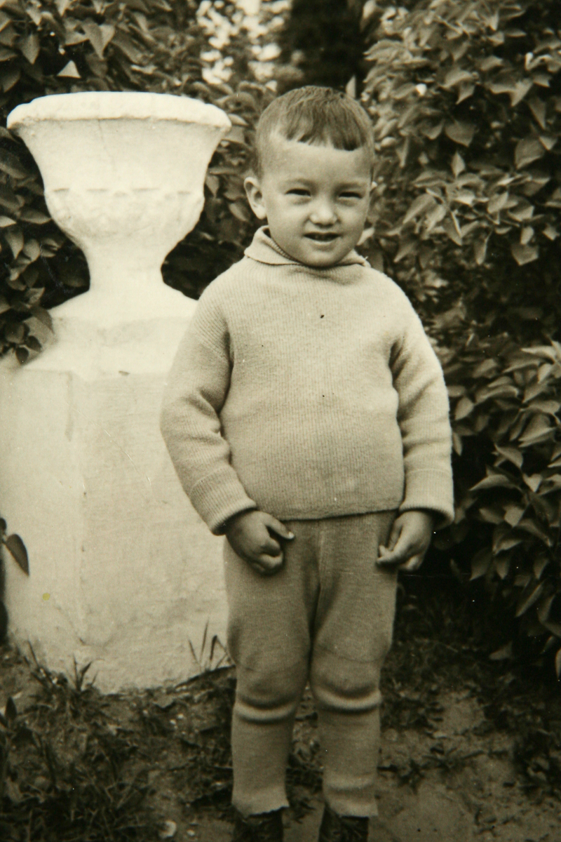 Алексей Молдалиев отмечает юбилей песни, принесшей ему победу в конкурсе композиторов, а поклонники - знаковую дату самого композитора